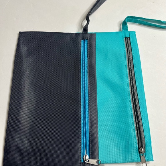 Qty 2 Norwex Face Mask Pink and  Camo Gray. Include Qty 2  Wristlet Bag. - Picture 7 of 9